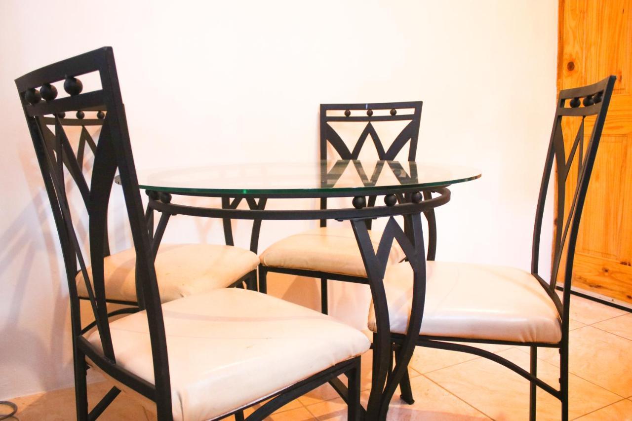 Van Villa Guesthouse Негрил Екстериор снимка