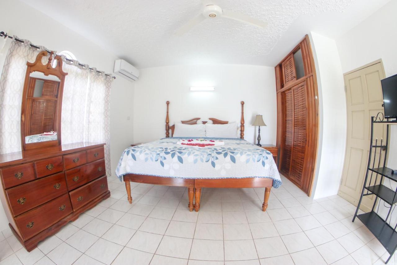 Van Villa Guesthouse Негрил Екстериор снимка