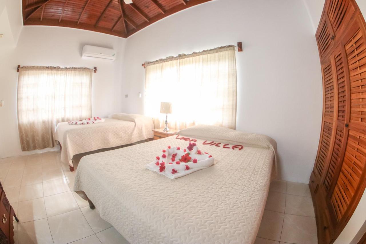 Van Villa Guesthouse Негрил Екстериор снимка
