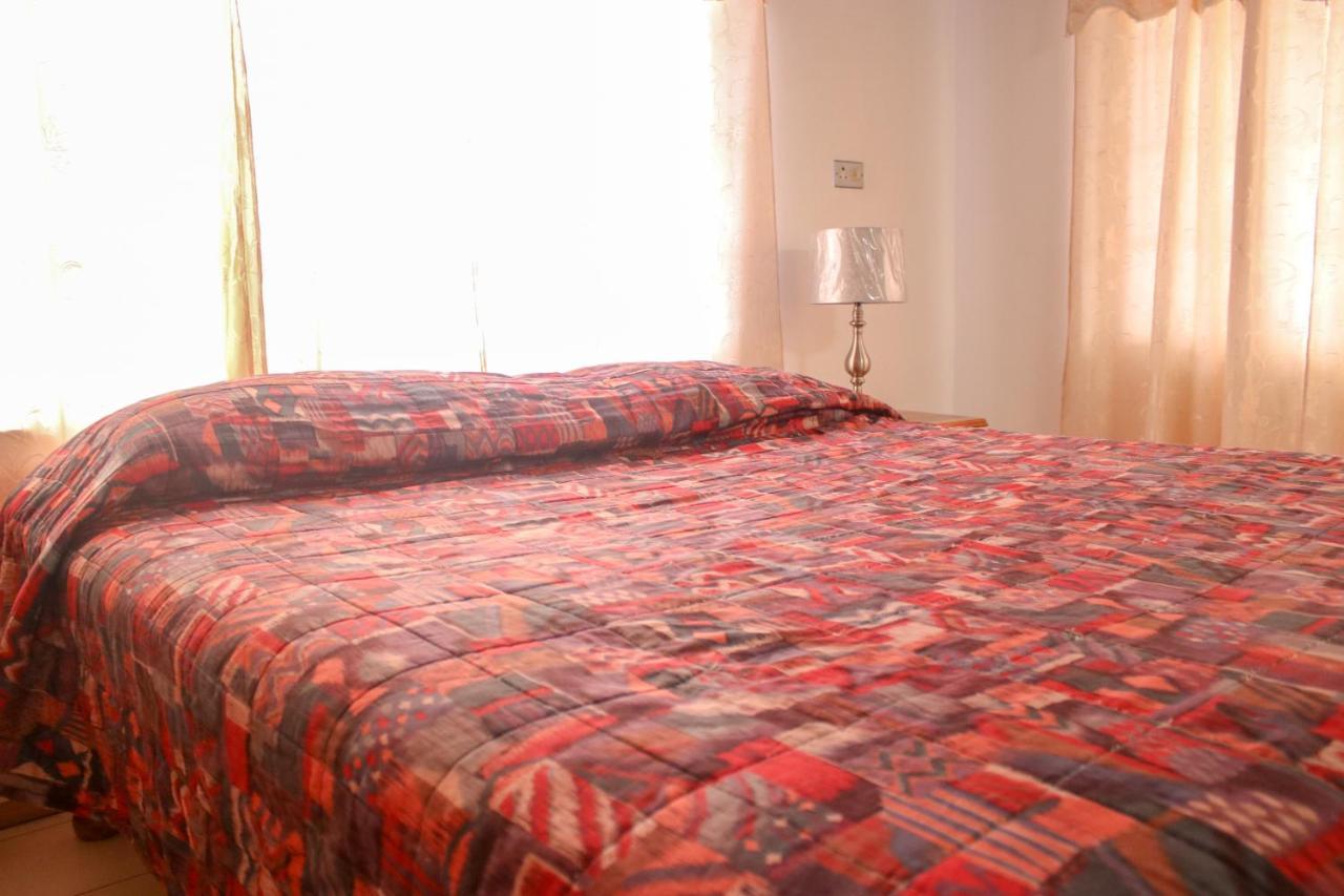 Van Villa Guesthouse Негрил Екстериор снимка
