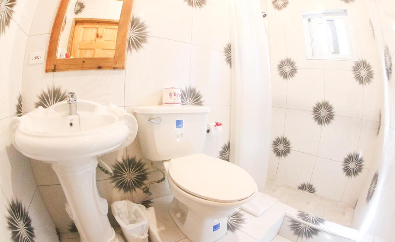 Van Villa Guesthouse Негрил Екстериор снимка