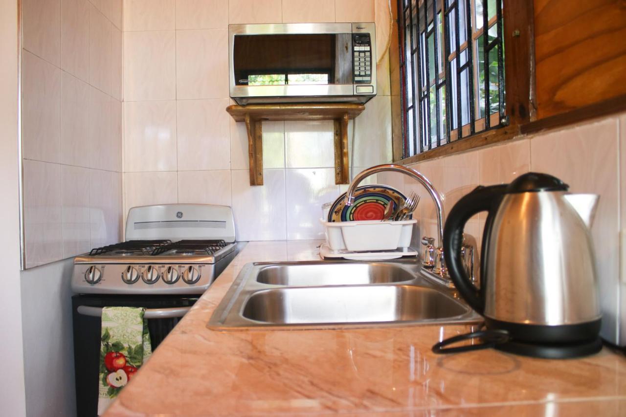 Van Villa Guesthouse Негрил Екстериор снимка