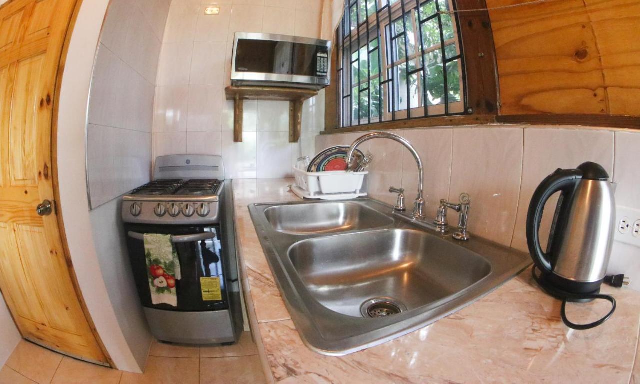 Van Villa Guesthouse Негрил Екстериор снимка